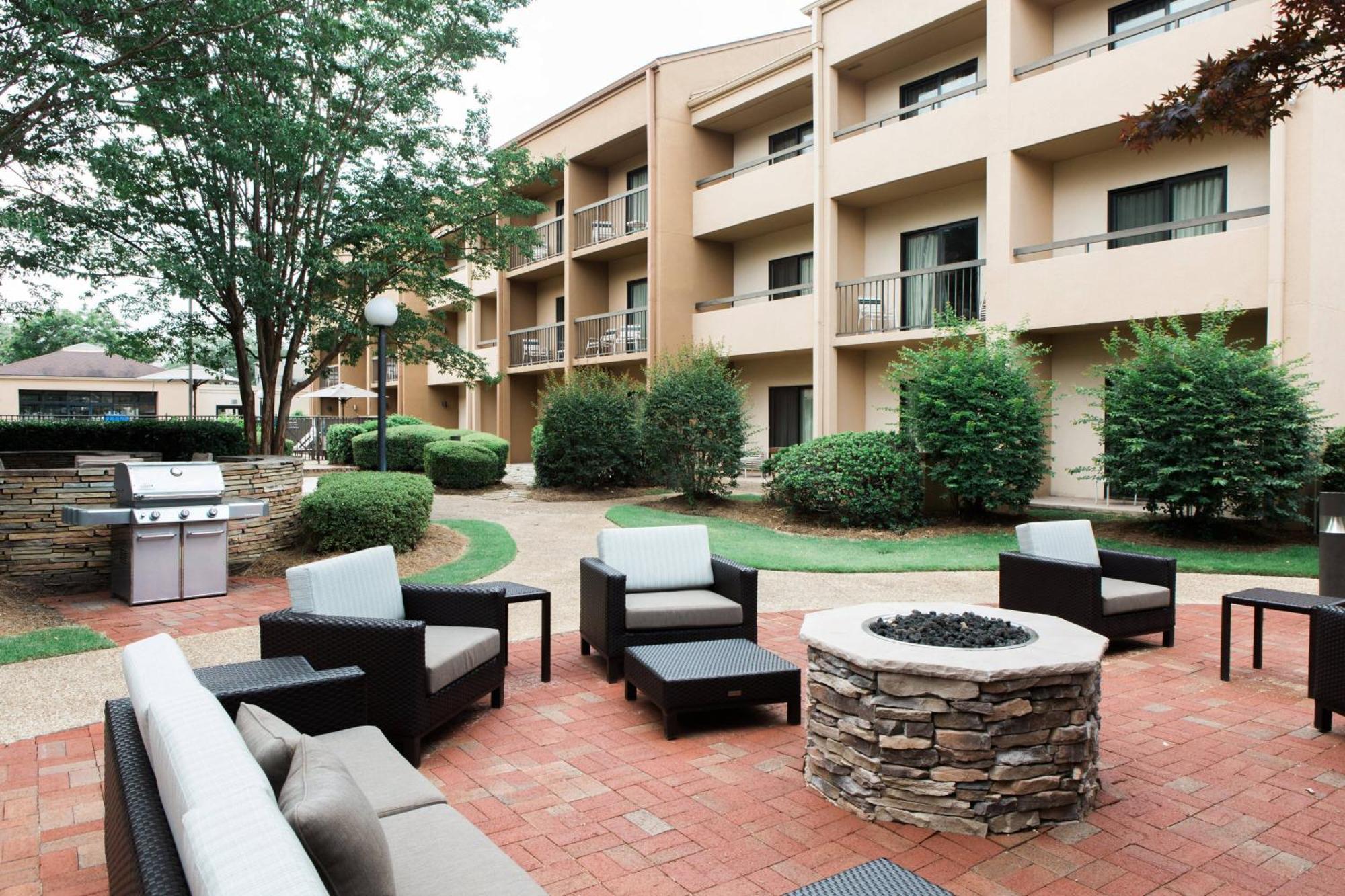 Courtyard Montgomery Dış mekan fotoğraf